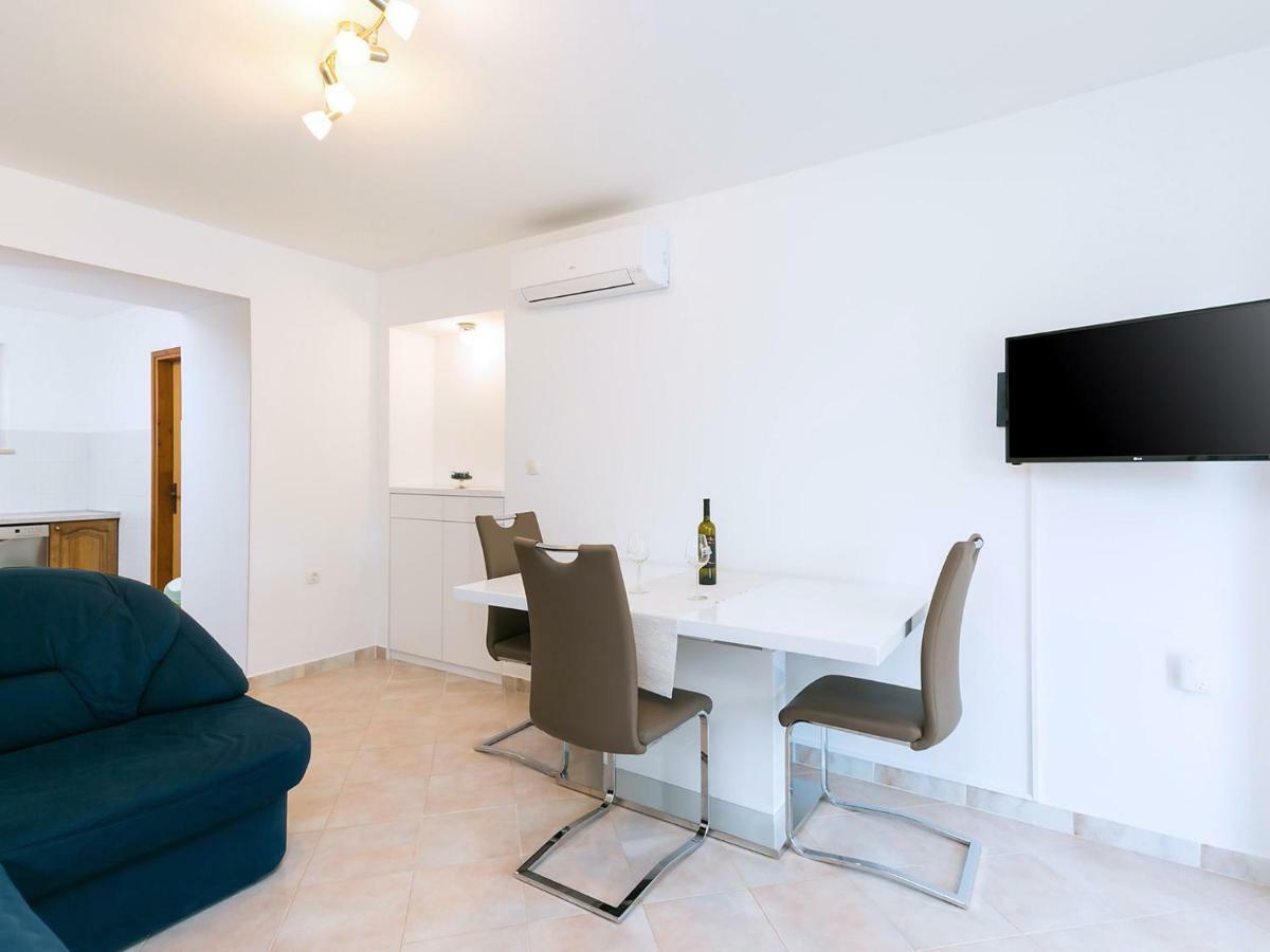 Ninas - Free Wine&Spirit Tasting Apartment Visnjan Exterior photo